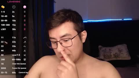 andrewmhilton_ online show from November 20, 5:07 am