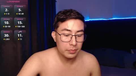 Snapshot of andrewmhilton_ chatting on June 4, 3:23 am andrewmhilton_ online show from June 4, 3:23 am