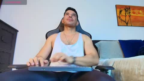 Snapshot of andrewstelee chatting on August 5, 9:23 am andrewstelee online show from August 5, 9:23 am
