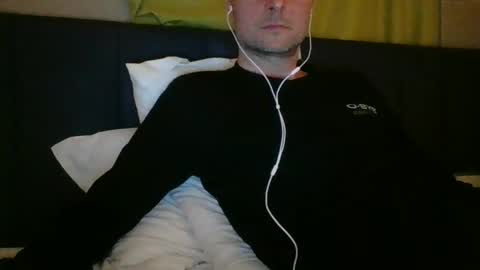 Snapshot of andreyandrey80 chatting on March 9, 8:31 pm andreyandrey80 online show from March 9, 8:31 pm