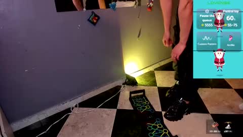 Snapshot of andrius_24 chatting on December 15, 5:42 pm online show from December 15, 5:42 pm