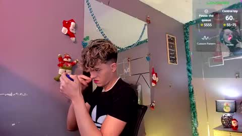 Snapshot of andrius_24 chatting on December 18, 11:45 am online show from December 18, 11:45 am