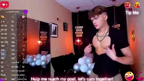 Snapshot of andrius_24 chatting on October 18, 1:41 am online show from October 18, 1:41 am