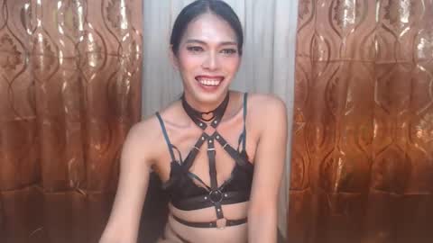 SUGARBABY online show from March 31, 8:20 pm