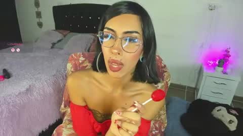 vero paez online show from June 14, 2:35 am