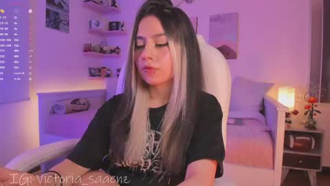 Victoria Senz  online show from May 1, 4:11 pm