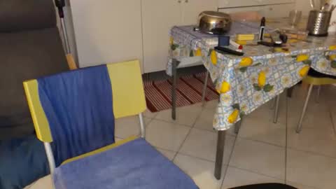 Snapshot of androx77 chatting on October 25, 9:42 pm androx77 online show from October 25, 9:42 pm