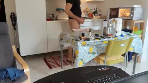 Snapshot of androx77 chatting on November 1, 10:17 am androx77 online show from November 1, 10:17 am