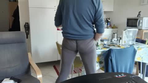 Snapshot of androx77 chatting on December 14, 11:04 am androx77 online show from December 14, 11:04 am