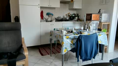 Snapshot of androx77 chatting on December 15, 11:14 am androx77 online show from December 15, 11:14 am