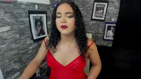 Snapshot of andrys_hot chatting on December 14, 2:17 am Andrys online show from December 14, 2:17 am