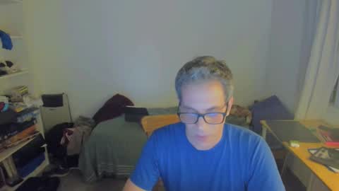 Snapshot of andy0pandi chatting on January 30, 3:00 am Andrew online show from January 30, 3:00 am