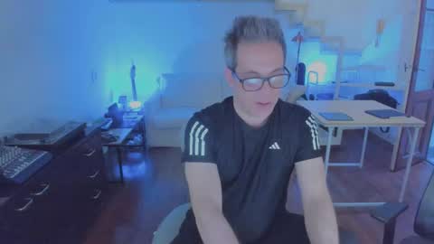 Snapshot of andy0pandi chatting on November 14, 8:18 pm Andrew online show from November 14, 8:18 pm