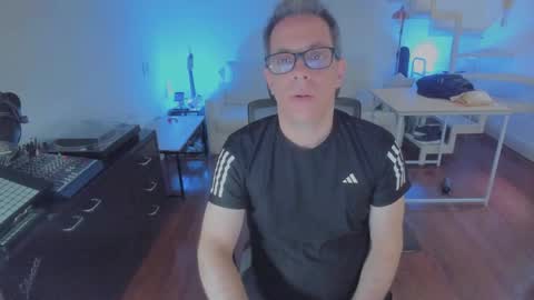 Snapshot of andy0pandi chatting on November 28, 7:38 pm Andrew online show from November 28, 7:38 pm