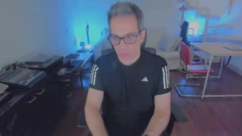 Snapshot of andy0pandi chatting on December 14, 10:47 pm Andrew online show from December 14, 10:47 pm