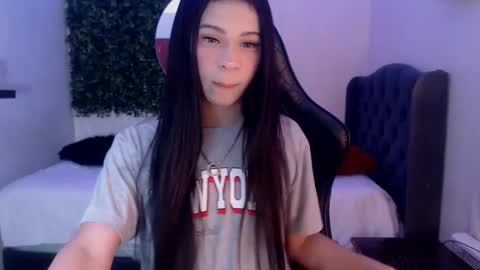 Snapshot of andy_bell_x chatting on February 24, 5:11 am ANDY online show from February 24, 5:11 am