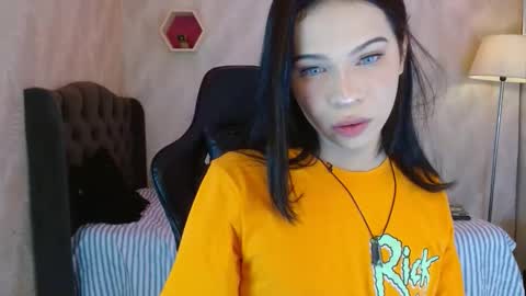 Snapshot of andy_bell_x chatting on October 20, 6:03 am ANDY online show from October 20, 6:03 am