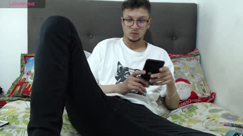 Snapshot of andy_bunny_lover chatting on December 23, 1:40 am ANDY online show from December 23, 1:40 am