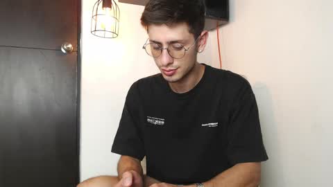 andy_collins__ online show from May 5, 2:30 am