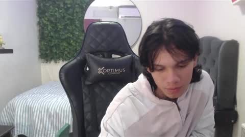 andy_dan1 online show from January 22, 2:14 pm