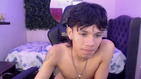 andy_dan1 online show from March 11, 1:56 pm