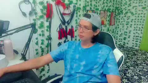 Snapshot of andy_gray01 chatting on May 17, 1:07 pm Andy Gray online show from May 17, 1:07 pm