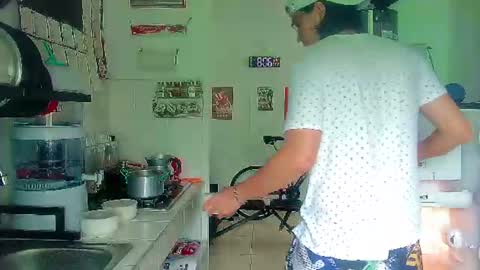 Snapshot of andy_gray01 chatting on July 2, 1:06 pm Andy Gray online show from July 2, 1:06 pm