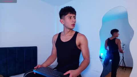 Snapshot of andy_justgame chatting on November 29, 2:47 am andy_justgame online show from November 29, 2:47 am