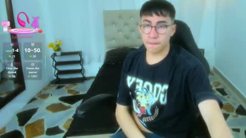 Snapshot of andy_norton chatting on June 26, 8:35 pm Andy online show from June 26, 8:35 pm