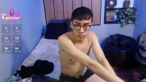 Snapshot of andy_norton chatting on August 3, 10:24 pm Andy online show from August 3, 10:24 pm