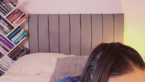andy_saenz13 online show from April 25, 8:50 pm