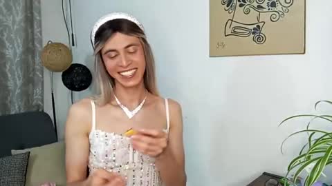 Snapshot of andy_vander chatting on October 31, 1:06 am Andy van der Rose online show from October 31, 1:06 am