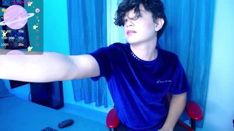 Snapshot of andyboy_19 chatting on February 21, 10:26 pm andy online show from February 21, 10:26 pm