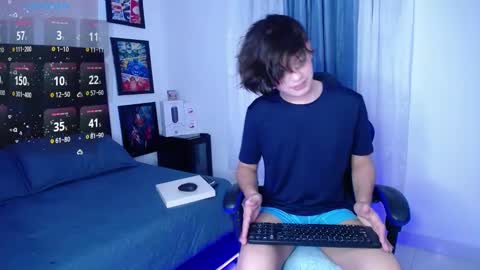 Snapshot of andyboy_19 chatting on October 3, 11:57 pm andy online show from October 3, 11:57 pm