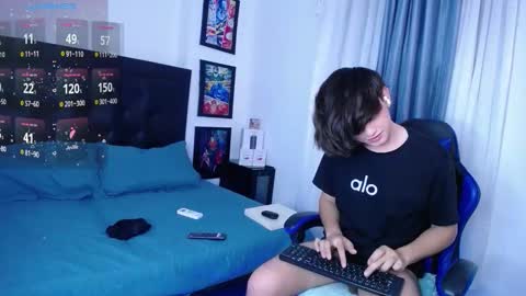 Snapshot of andyboy_19 chatting on November 5, 11:27 pm andy online show from November 5, 11:27 pm