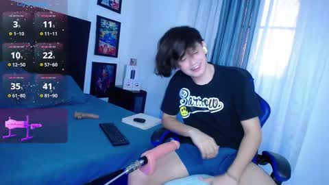 Snapshot of andyboy_19 chatting on November 7, 10:21 pm andy online show from November 7, 10:21 pm