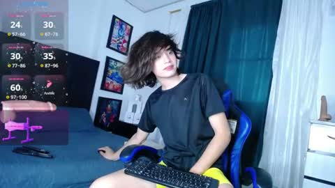 Snapshot of andyboy_19 chatting on July 13, 10:56 pm andy online show from July 13, 10:56 pm
