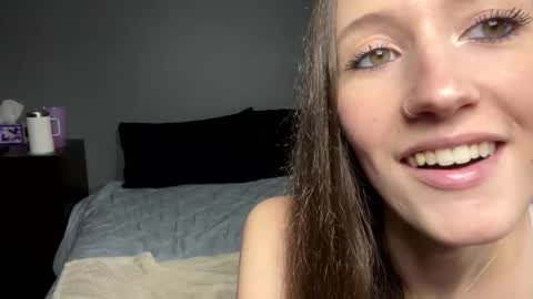 Snapshot of andyhayes69 chatting on December 17, 1:18 am andyhayes69 online show from December 17, 1:18 am