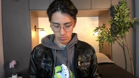 Snapshot of andyjoy_ chatting on June 23, 11:30 am Andy Joy online show from June 23, 11:30 am