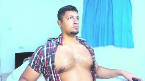 Snapshot of andylemonda chatting on November 18, 2:17 am andylemonda online show from November 18, 2:17 am