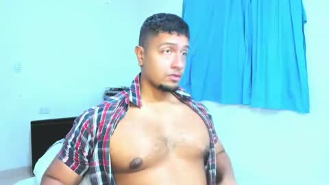 Snapshot of andylemonda chatting on November 27, 1:13 pm andylemonda online show from November 27, 1:13 pm