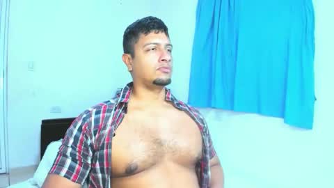 Snapshot of andylemonda chatting on December 17, 1:17 pm andylemonda online show from December 17, 1:17 pm