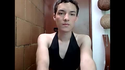 Snapshot of andytwi chatting on April 14, 7:09 pm Andy online show from April 14, 7:09 pm
