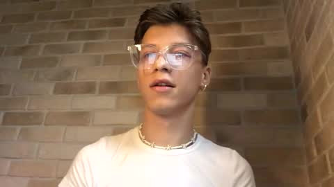 Snapshot of andytwinkkk chatting on January 12, 10:34 am AndyTwinkkk online show from January 12, 10:34 am