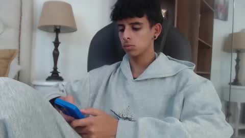 andyxibrat online show from April 25, 7:00 pm