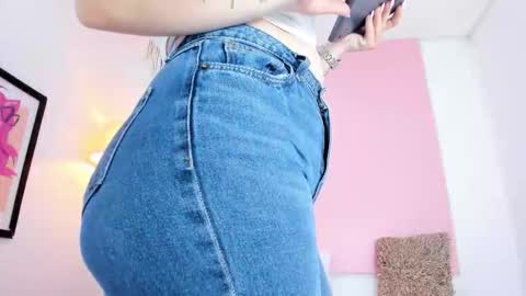 Andy  online show from February 12, 12:00 pm