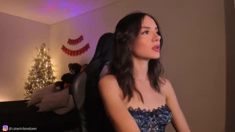 Snapshot of anelisse_ chatting on December 14, 3:12 am online show from December 14, 3:12 am