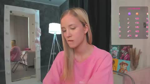 Snapshot of anellyball_ chatting on July 14, 10:21 am Anelly online show from July 14, 10:21 am