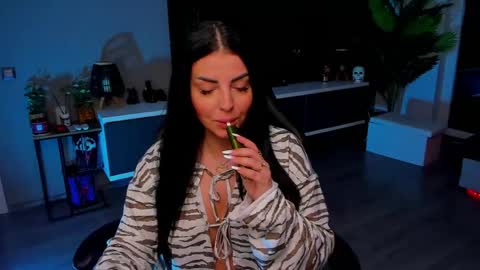 Snapshot of anemariejolie chatting on May 17, 6:37 pm Anne online show from May 17, 6:37 pm