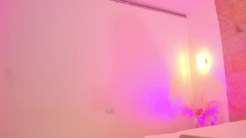 Angeel Rouss online show from April 29, 6:47 pm